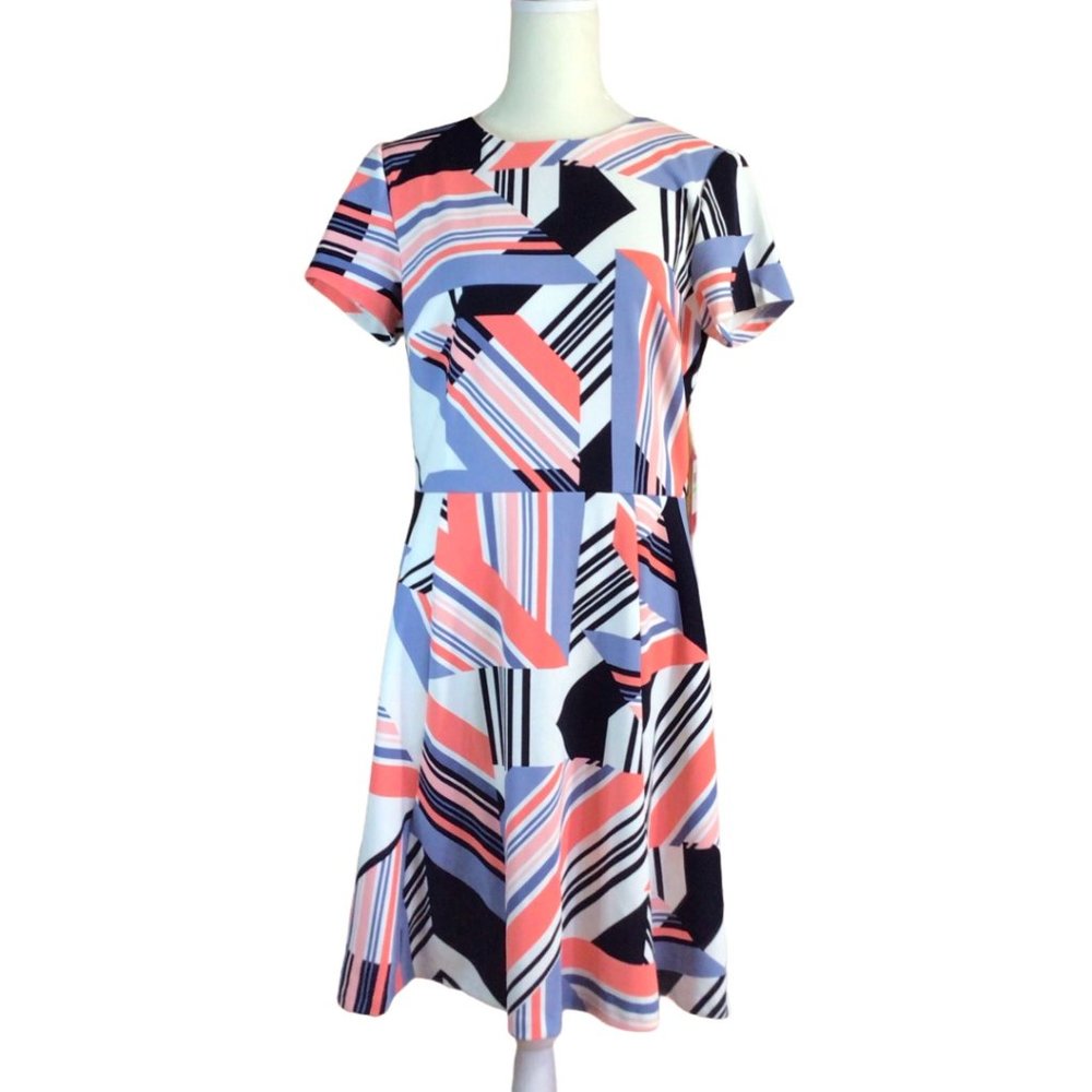 NWT - Vince Camuto Printed Dress (Size: 6)